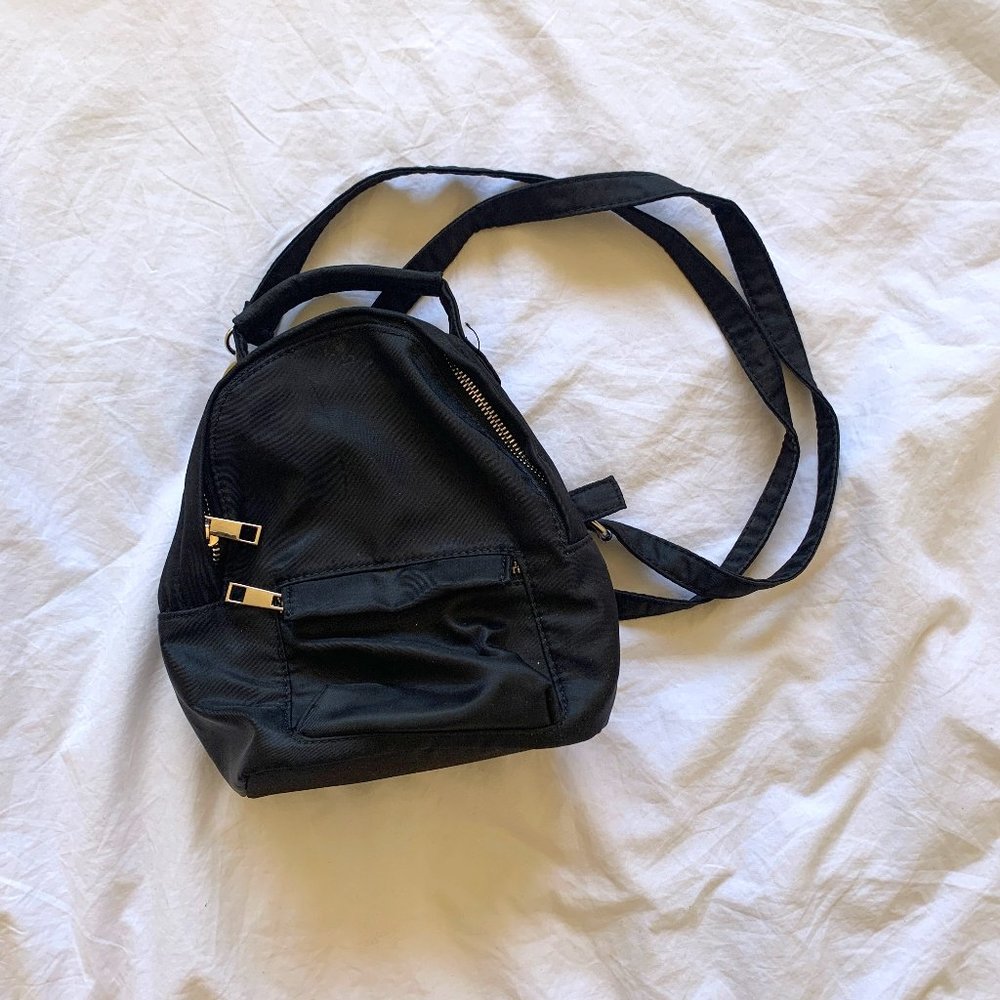 cute mini back pack!